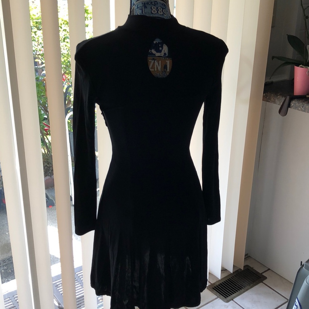 FRENZE DRESS - Picture 4 of 7